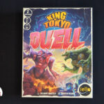 King of Tokyo Schachtel auf schwarzem Hintergrund